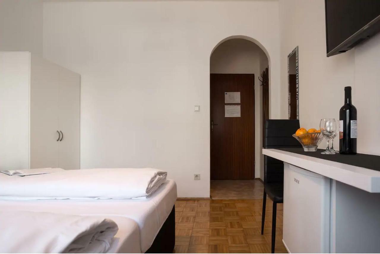 Bagi Apartments & Rooms Pula Bagian luar foto