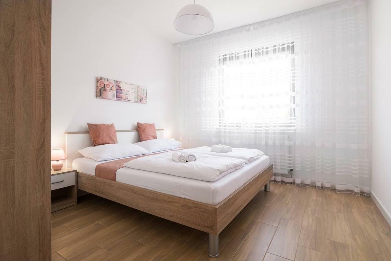 Bagi Apartments & Rooms Pula Bagian luar foto